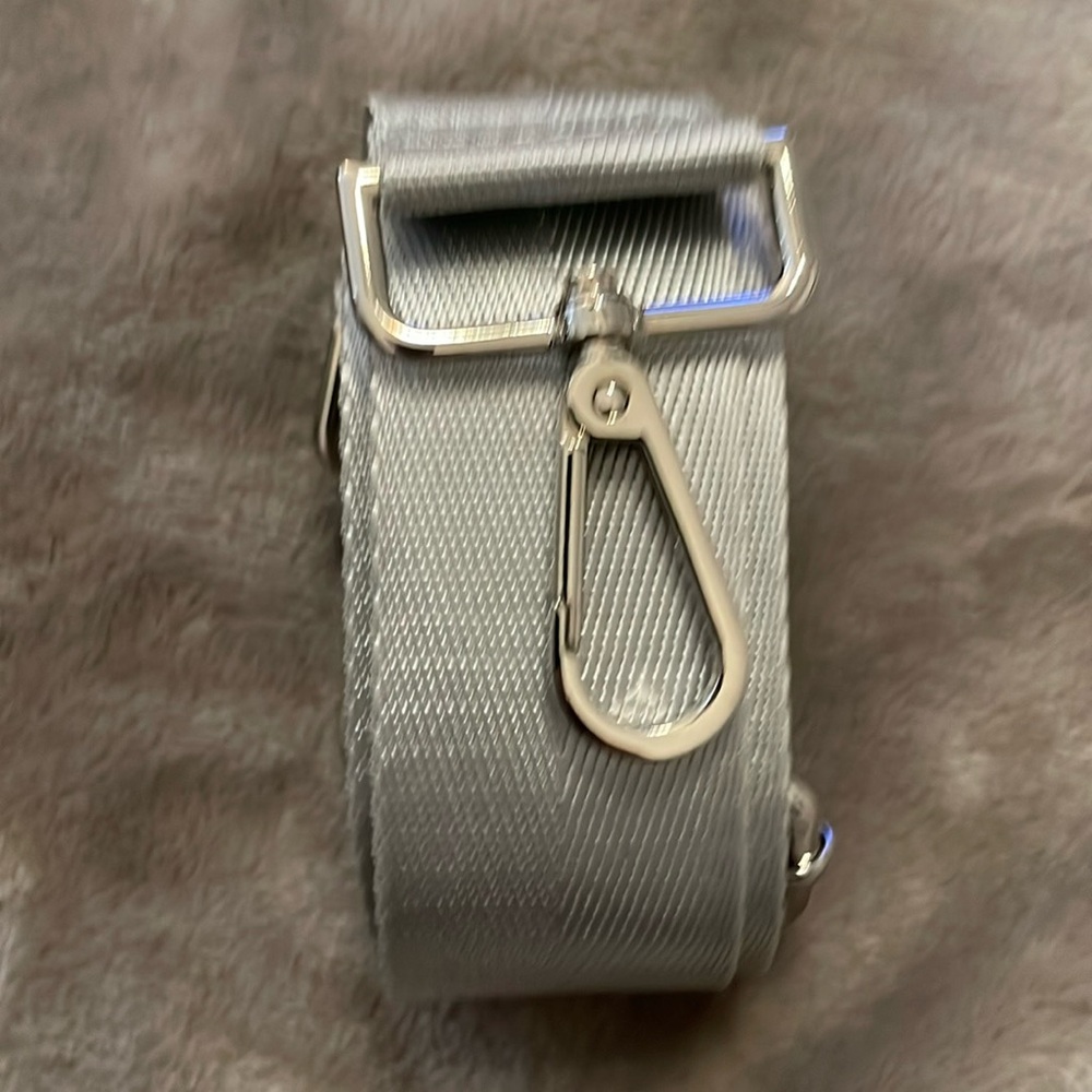 Guitar/Purse Strap 36” silver with silver clips (strap only)